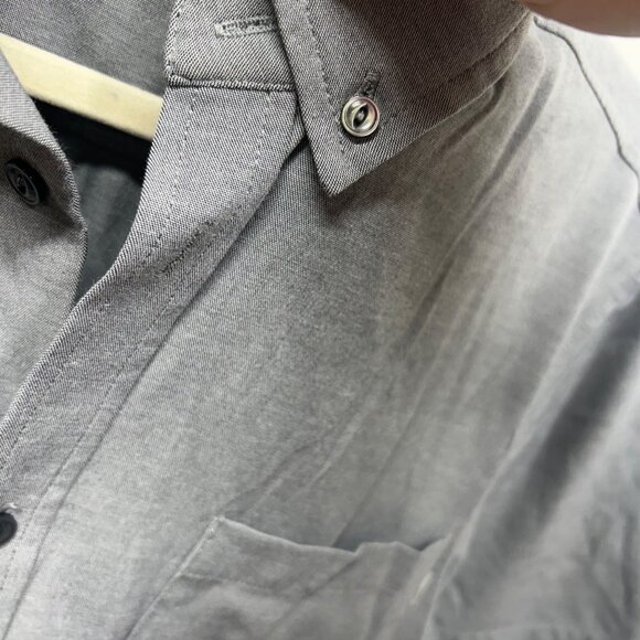 Vuori Crest Short Sleeve Button Down Shirt Gray medium - Picture 7 of 10